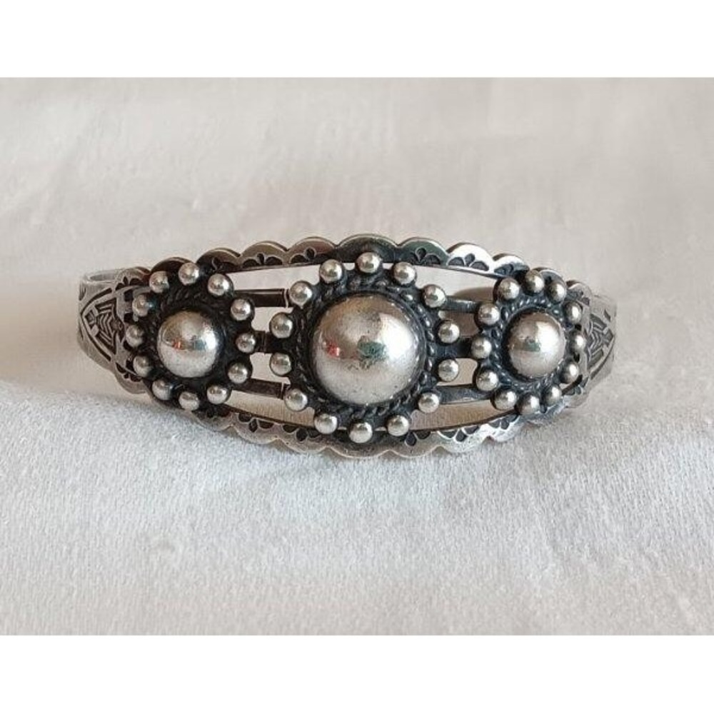 Vintage Fred Harvey Era Sterling Silver Dome Cuff Bracelet Thunderbird